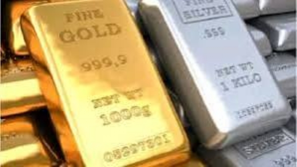 Gold becomes cheaper in bullion market, slight decline in silver too