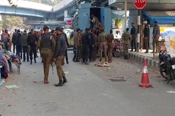 Six Injured in Srinagar Grenade Attack