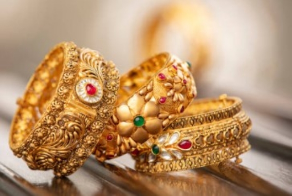 Gold prices surge to Rs 88,140 per 10g,marking 10% increase