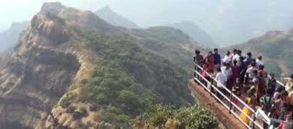 Restrictions Put the Nilgiris Tourism Sector in Despair