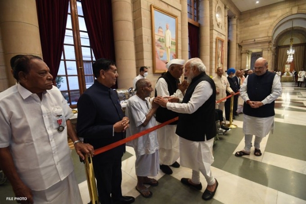 PM Modi condoles the passing of Shri Shivanand Baba