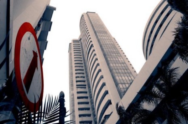 Top 10 firms' Mcap rises by ₹2.31 lakh cr