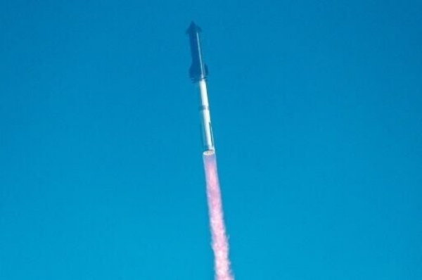 Musk's Megarocket crashes after distant flight