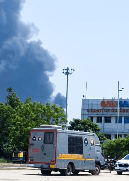 Air India’s flight AI171 crashes in Ahmedabad, airline shares update (Ld)