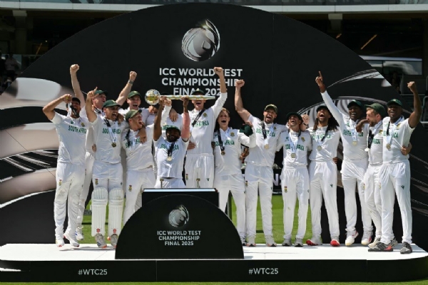 Social media buzzes with accolades for South Africa’s cricket victory, praised by legends of game