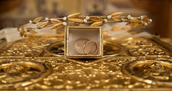 Bullion market trends upward;gold and silver up