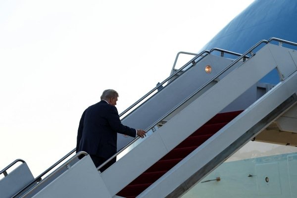 Trump Departs for Alaska: High-Stakes Summit With Putin Set to Shape Ukraine War