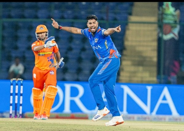 North Delhi Strikers Edge West Lions by 11 Runs in DPL Nail‑Biter