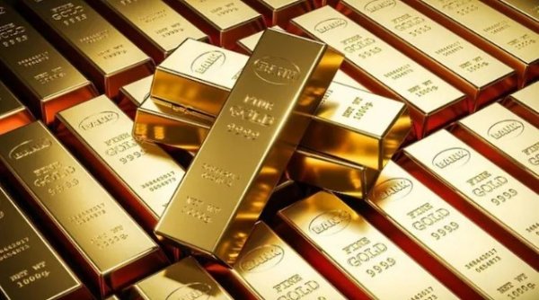 Gold Dips Slightly Amid Steady Silver: Bullion Markets Hold Their Ground Across India