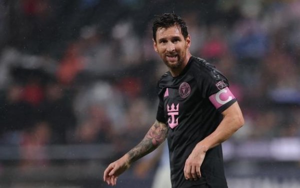 Messi Brace Fires Inter Miami to 4-0 Rout of New York City, Secures Playoff Spot