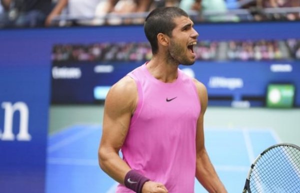 US Open 2025: Carlos Alcaraz Stuns Djokovic, Books Final Spot