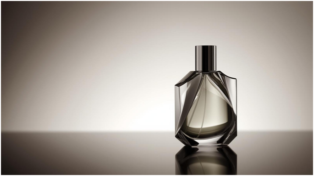 Scent Psychology : How the Right Fragrance Can Boost Your Confidence and Appeal