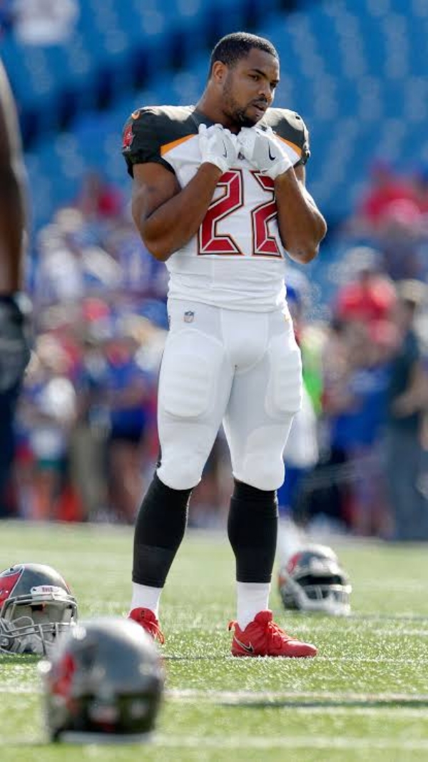 Former NFL Star Doug Martin Dies at 36 Following Altercation with Police