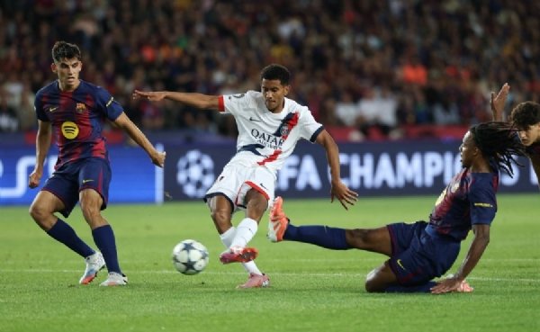 PSG Stun Barcelona with Last-Minute Winner in Champions League Thriller
