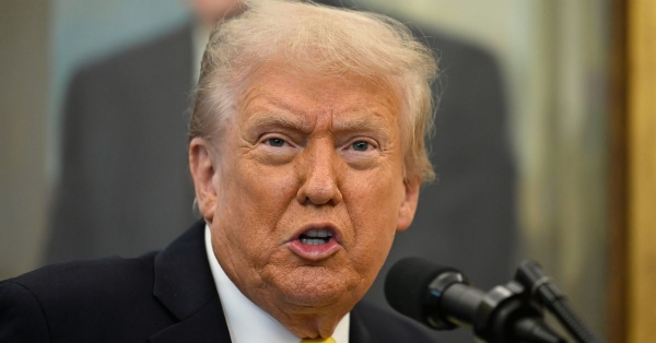 Trump Warns Hamas: Disarm or We Will Go In and Kill Them