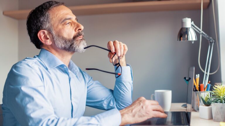 Kashmiris Face Retirement Reality – Kashmir Observer