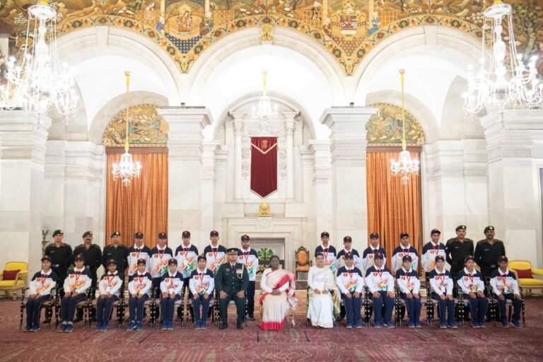 Udhampur students meet President Droupadi Murmu at Rashtrapati Bhawan