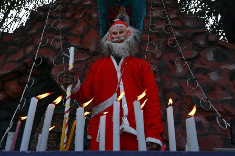 Christmas Celebrated with Decked-up Churches in Kashmir – Kashmir Observer
