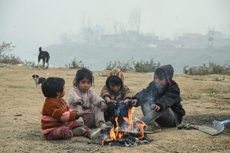 Kashmir Shivers As Night Temps Stay Below Freezing – Kashmir Observer