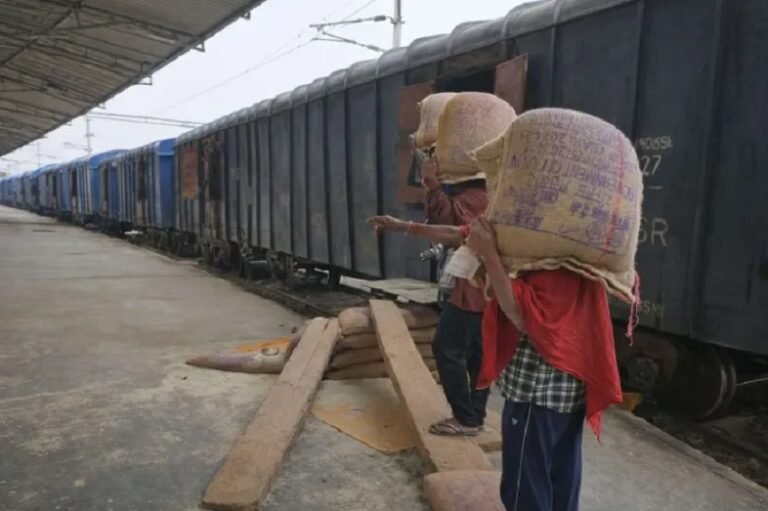 First-ever Foodgrain Train Reaches Kashmir – Kashmir Observer