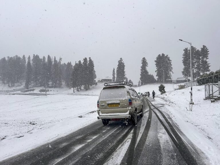Anti-Skid Chains Made Mandatory on Tangmarg–Gulmarg Stretch – Kashmir Observer