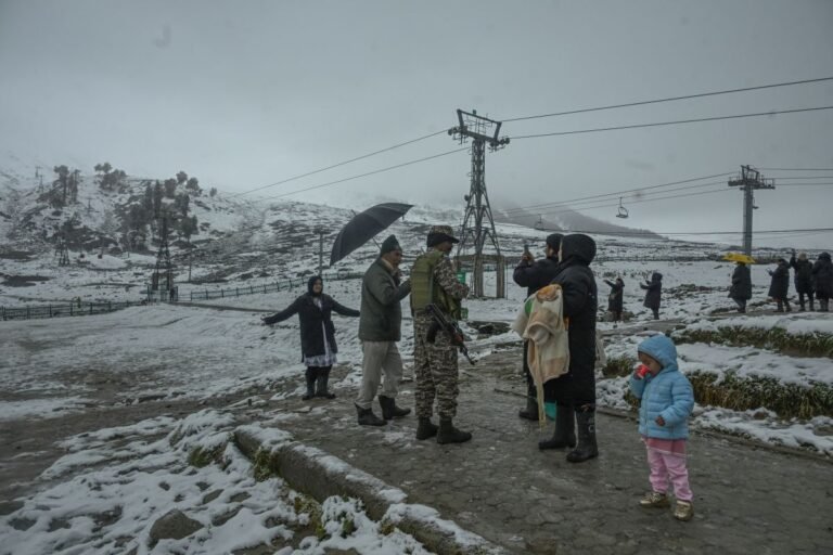 Snowfall, Rain Break Prolonged Dry Spell Across Kashmir – Kashmir Observer