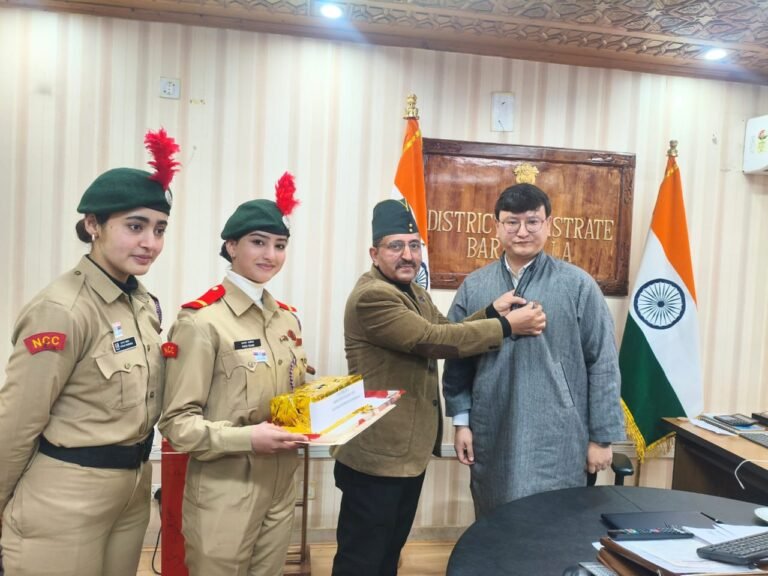 DC Baramulla leads armed forces flag day observance, urges support for soldiers’ welfare