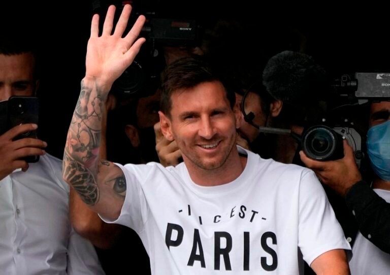 Messi’s Delhi Arrival Delayed as Fog Disrupts Flight – Kashmir Observer