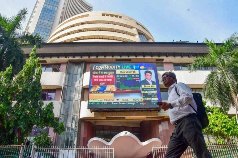 Investors Lose Rs 7.12 Lakh Cr as Sensex Tumbles on Profit Booking – Kashmir Observer