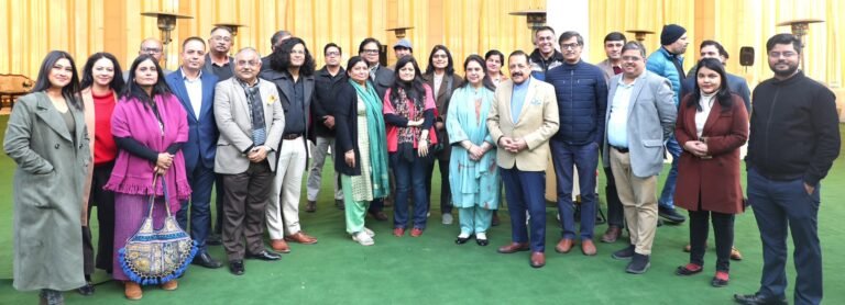 Dr Jitendra Singh hosts media luncheon