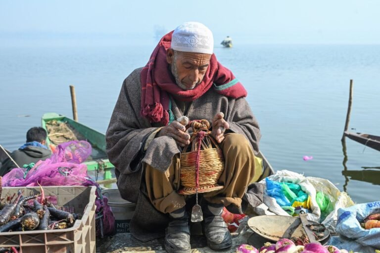 In Photos: Unhurried Life at Dargah Ghat Offers Calm Amid City Rush