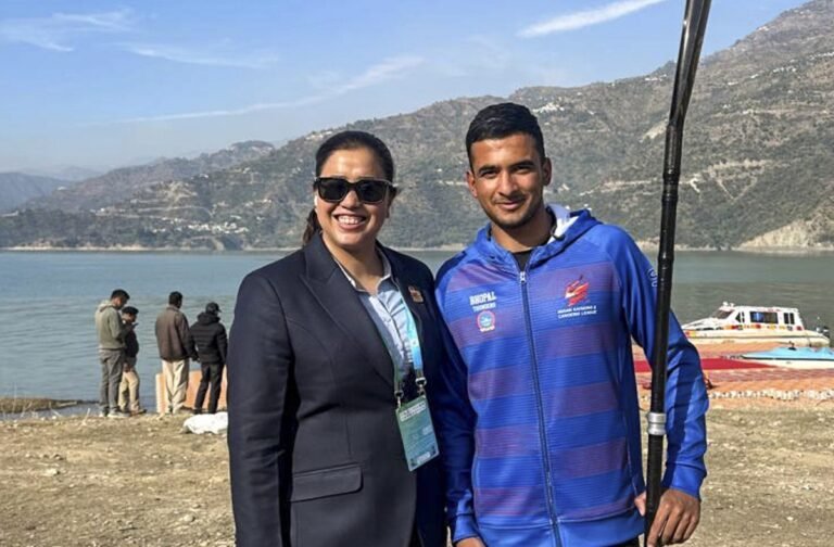 Dal Lake Teen Kayaker Mohsin Ali Eyes Olympic Dream