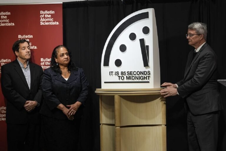 Nuclear, Climate, AI Risks Push Doomsday Clock Closer to Midnight