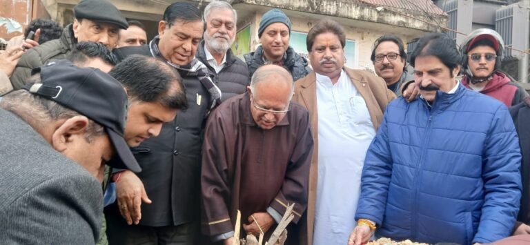 Congress celebrates Lohri at PCC headquarters in Jammu