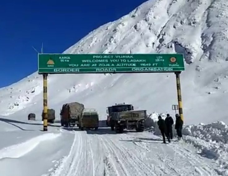 Zojila pass reopens after snowfall, traffic restored on Srinagar–Leh Highway