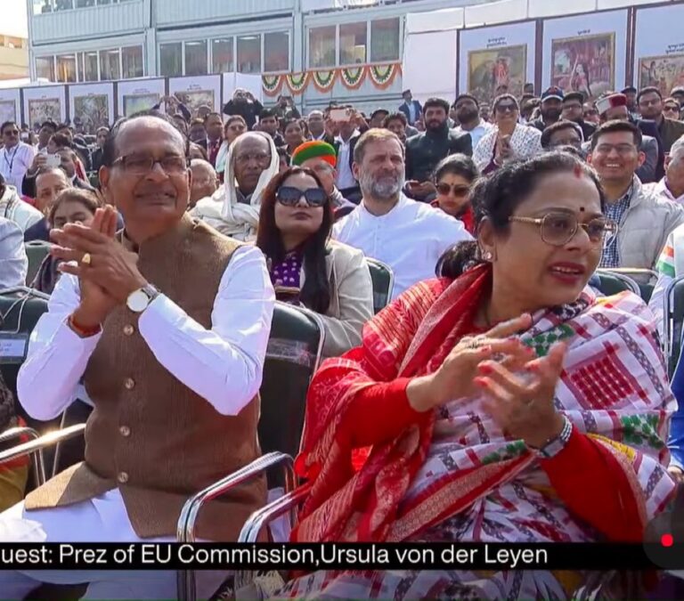 Kharge, Rahul Seated in Third Row: Congress Cries ‘Insult to LoPs’