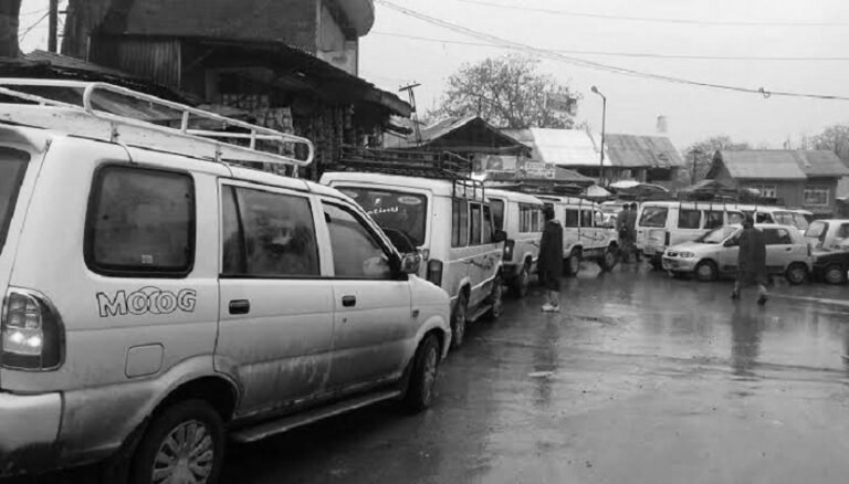 Fare Hike Or Not? Kashmir Commuters Left Guessing – Kashmir Observer