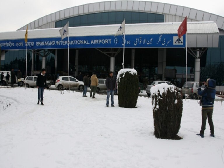 Fresh Snowfall Disrupts Flight Operations at Srinagar Airport