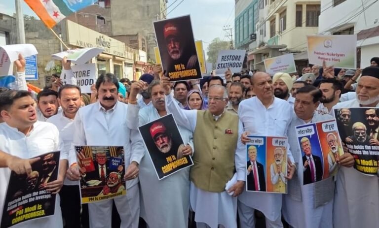 Karra leads massive Cong protest in Jammu seeking resignation of PM Modi ,roll back of US India trade, restoration of statehood