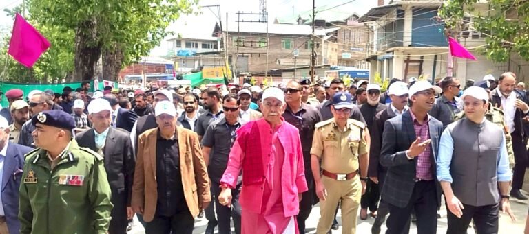 Lieutenant Governor Joins Mega Padyatra in Budgam, Pledges Sweeping Action Against Drug Smugglers