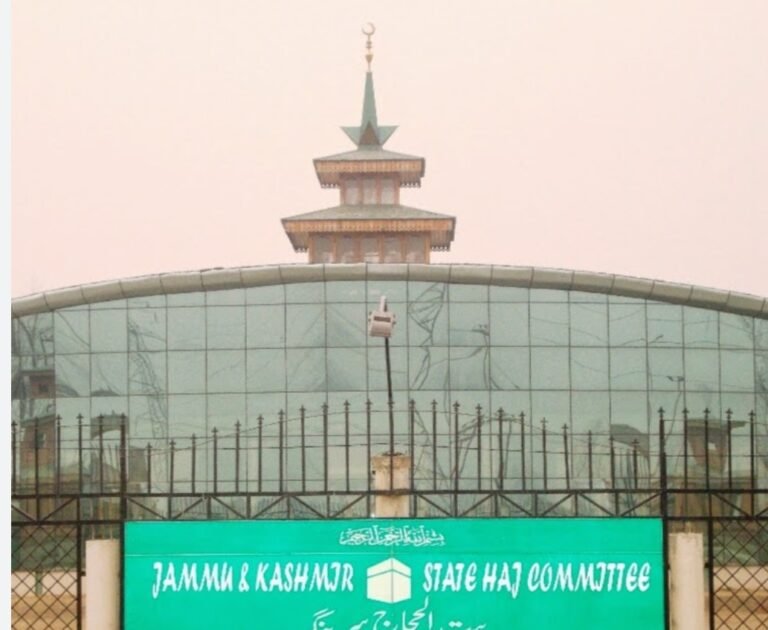 J&K Hajis distressed over road transport of luggage from Ahmedabad to Srinagar