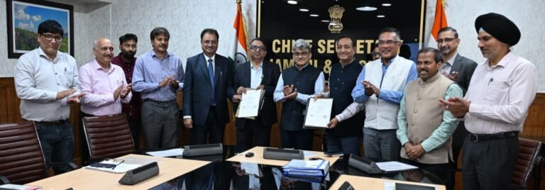 Govt ropes in J&K Bank to extend Accidental insurance cover of Rs 5 lakhs, banking benefits to Daily Wagers