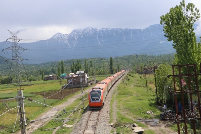 New Vande Bharat Stop Announced at Anantnag