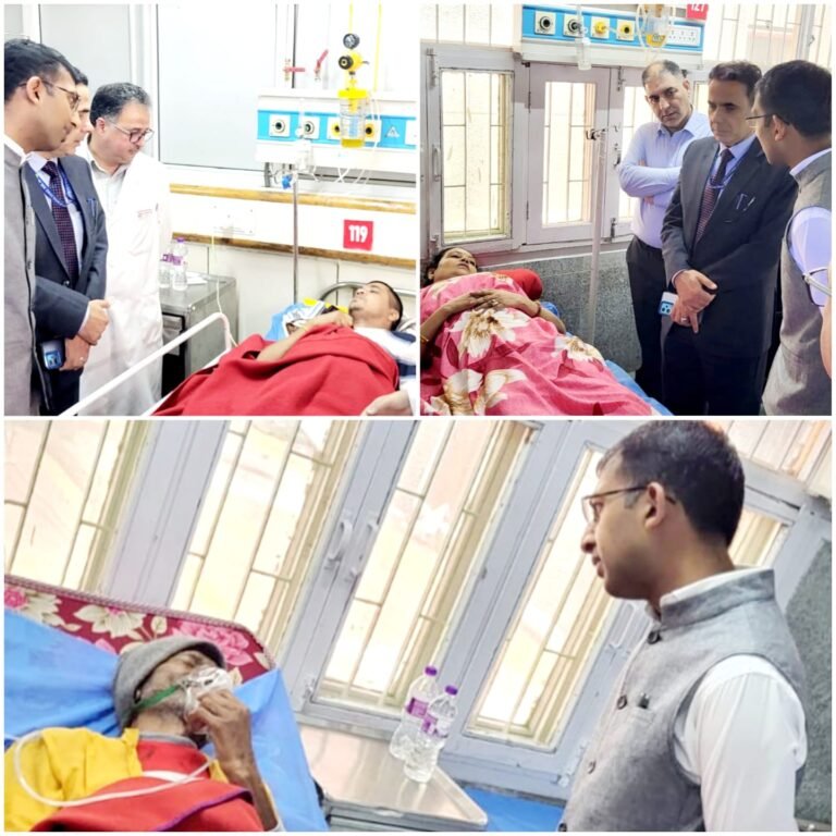 Div Com Kashmir visits SKIMS Soura, Reviews Medical Care of Shri Amarnath Ji Yatris