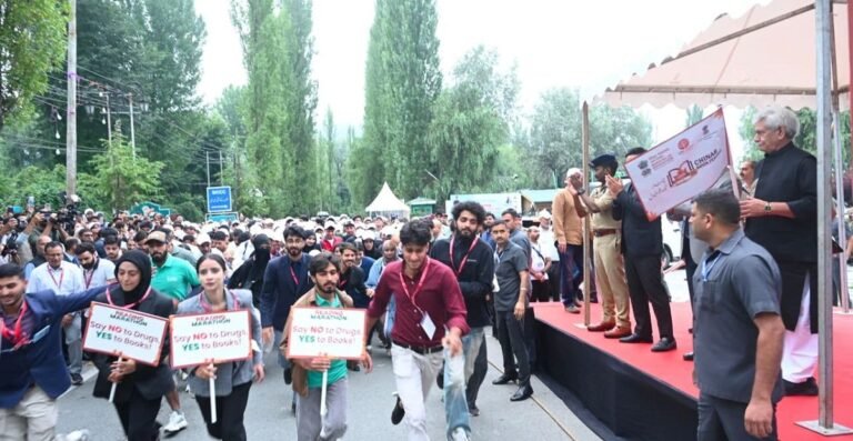 LG Sinha Flags Off Reading Marathon, Urges Reading Culture