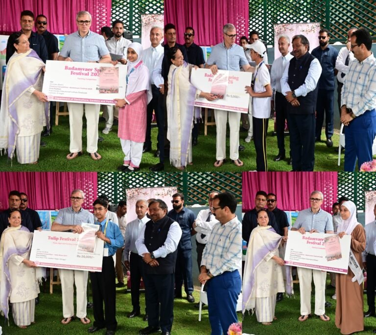 CM Omar Abdullah felicitates winners of floriculture department competitions