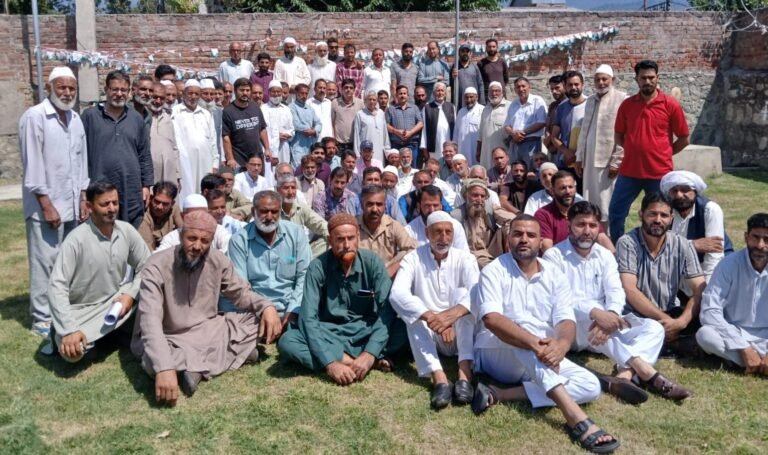 Rajiv Gandhi Panchayati Raj Sangathan holds meeting with former Sarpanches, Panchs in Bandipora