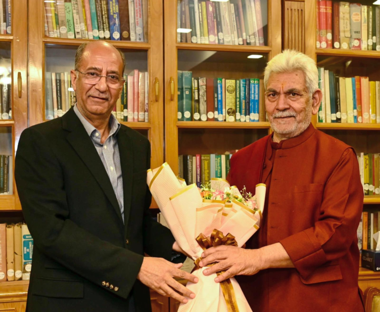 CM’s Advisor Nasir Aslam Wani calls on LG Sinha